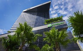 Holiday Inn Bangkok Sukhumvit, an IHG Hotel